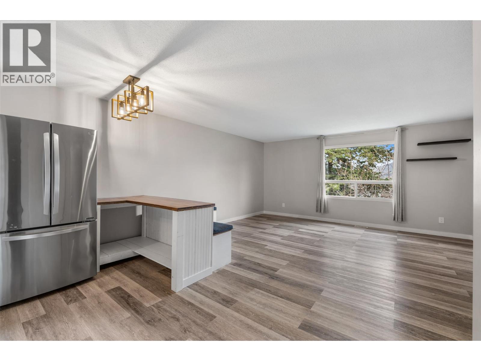 4404 Westview Drive, Vernon, British Columbia  V1T 7M6 - Photo 7 - 10381964