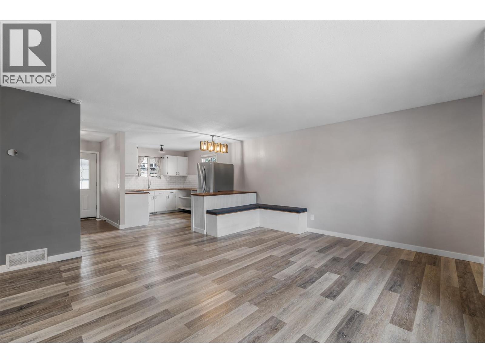 4404 Westview Drive, Vernon, British Columbia  V1T 7M6 - Photo 9 - 10381964