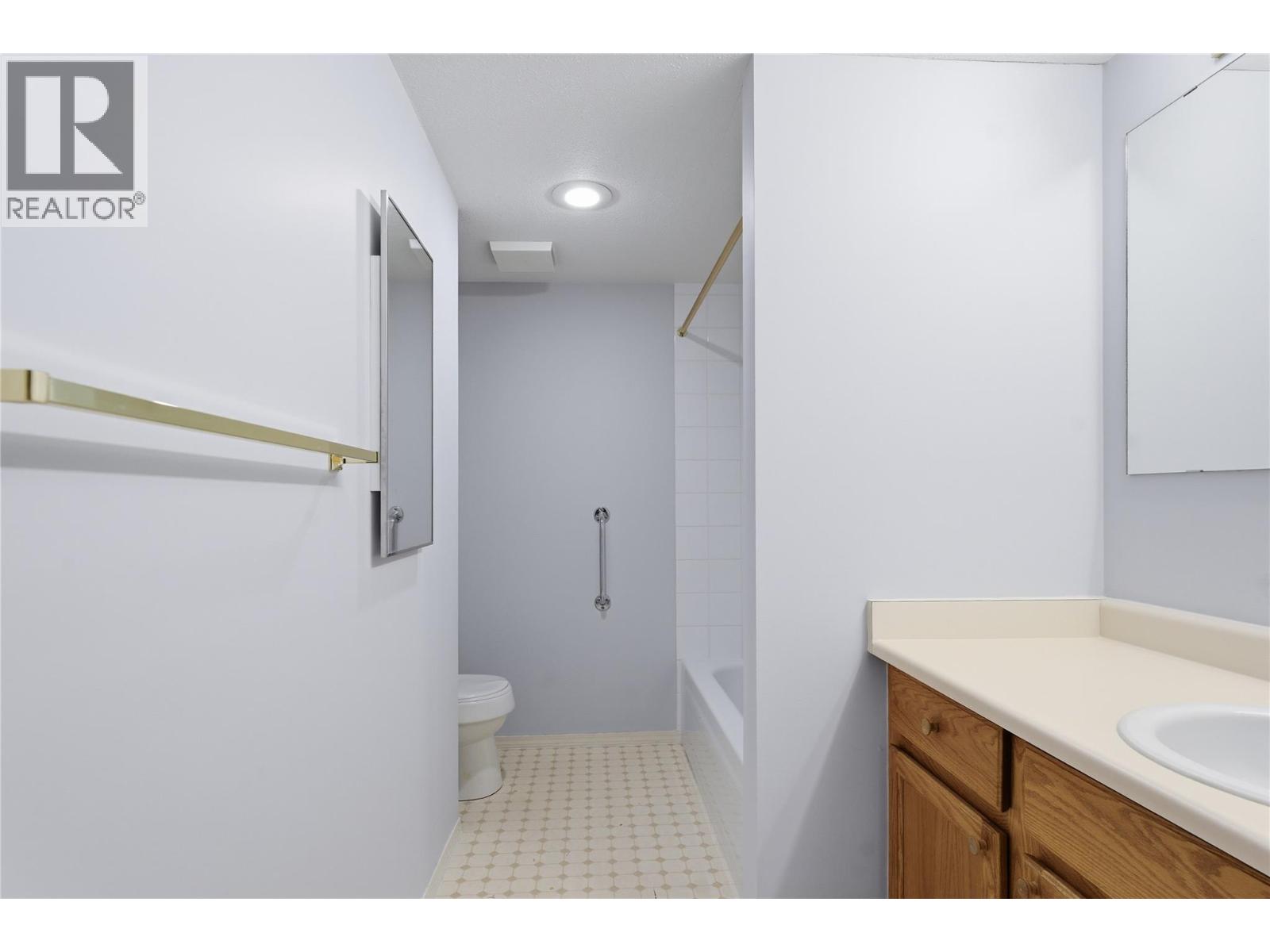 251 6 Street Se Unit# 104, Salmon Arm, British Columbia  V1E 1J9 - Photo 17 - 10382572