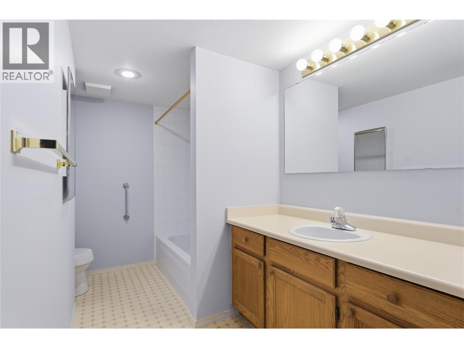 251 6 Street Se Unit# 104, Salmon Arm, British Columbia  V1E 1J9 - Photo 24 - 10382572