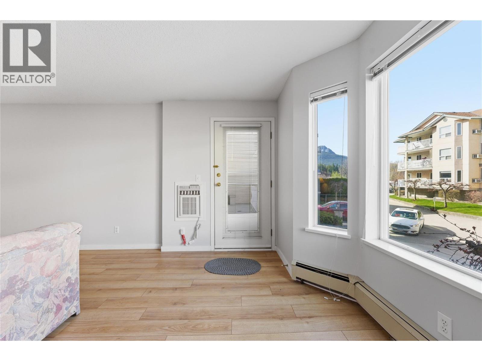 251 6 Street Se Unit# 104, Salmon Arm, British Columbia  V1E 1J9 - Photo 9 - 10382572