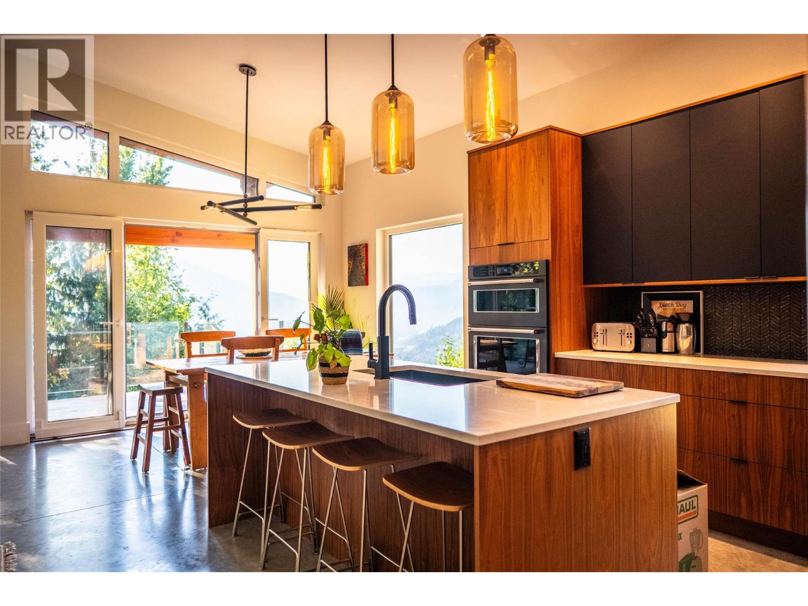 1409 Ash Street, Nelson, British Columbia  V1L 2J3 - Photo 8 - 10383118