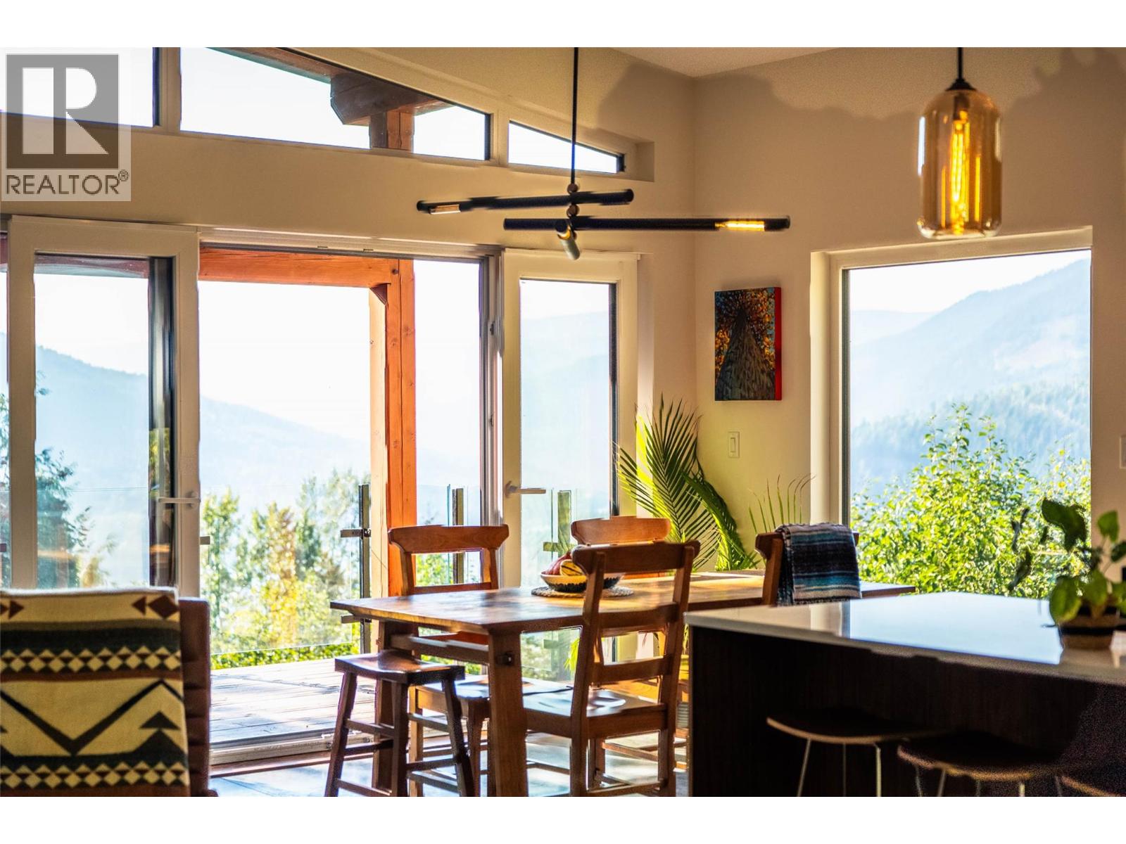 1409 Ash Street, Nelson, British Columbia  V1L 2J3 - Photo 9 - 10383118