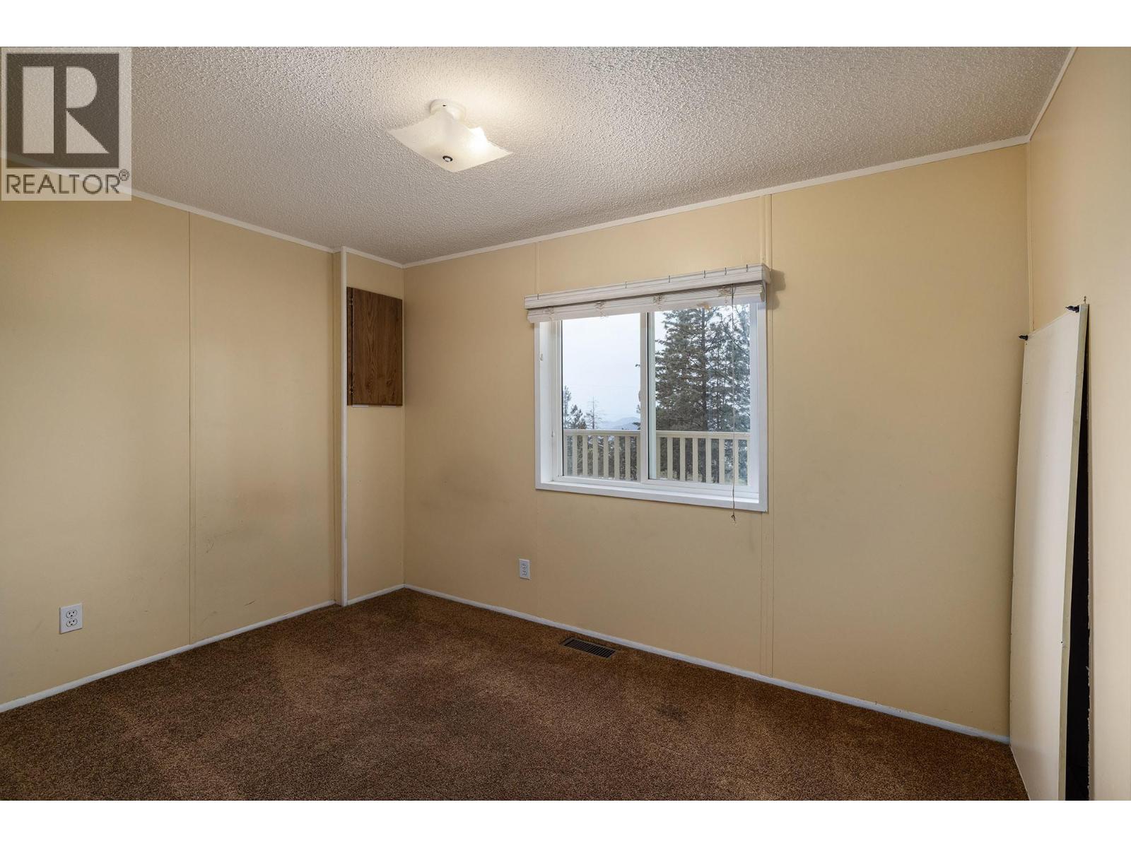 6439 Farmers Drive, Kelowna, British Columbia  V1P 1A2 - Photo 9 - 10383099