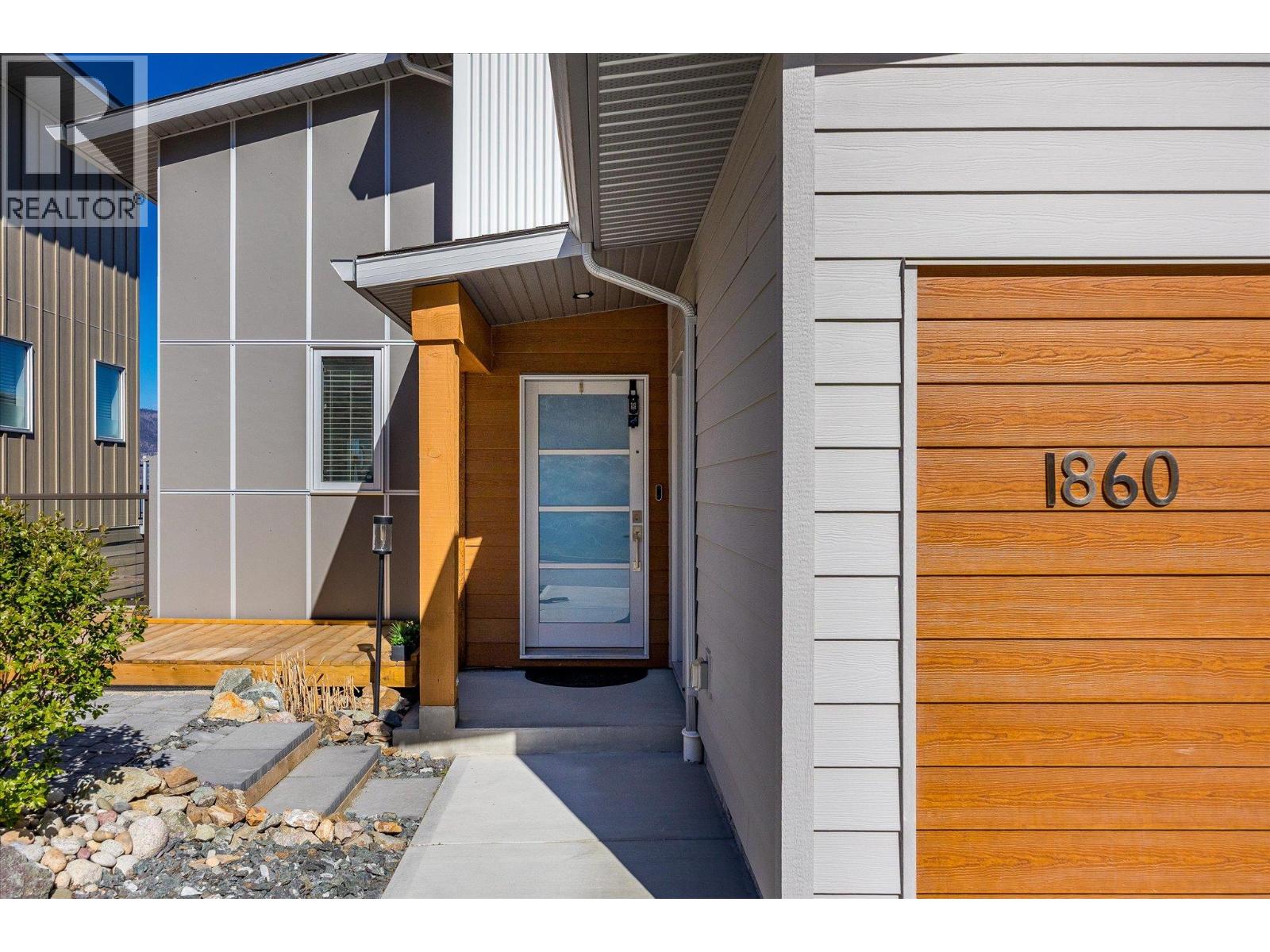 1860 Blue Bunch Court, Kelowna, British Columbia  V1V 0C6 - Photo 3 - 10381055