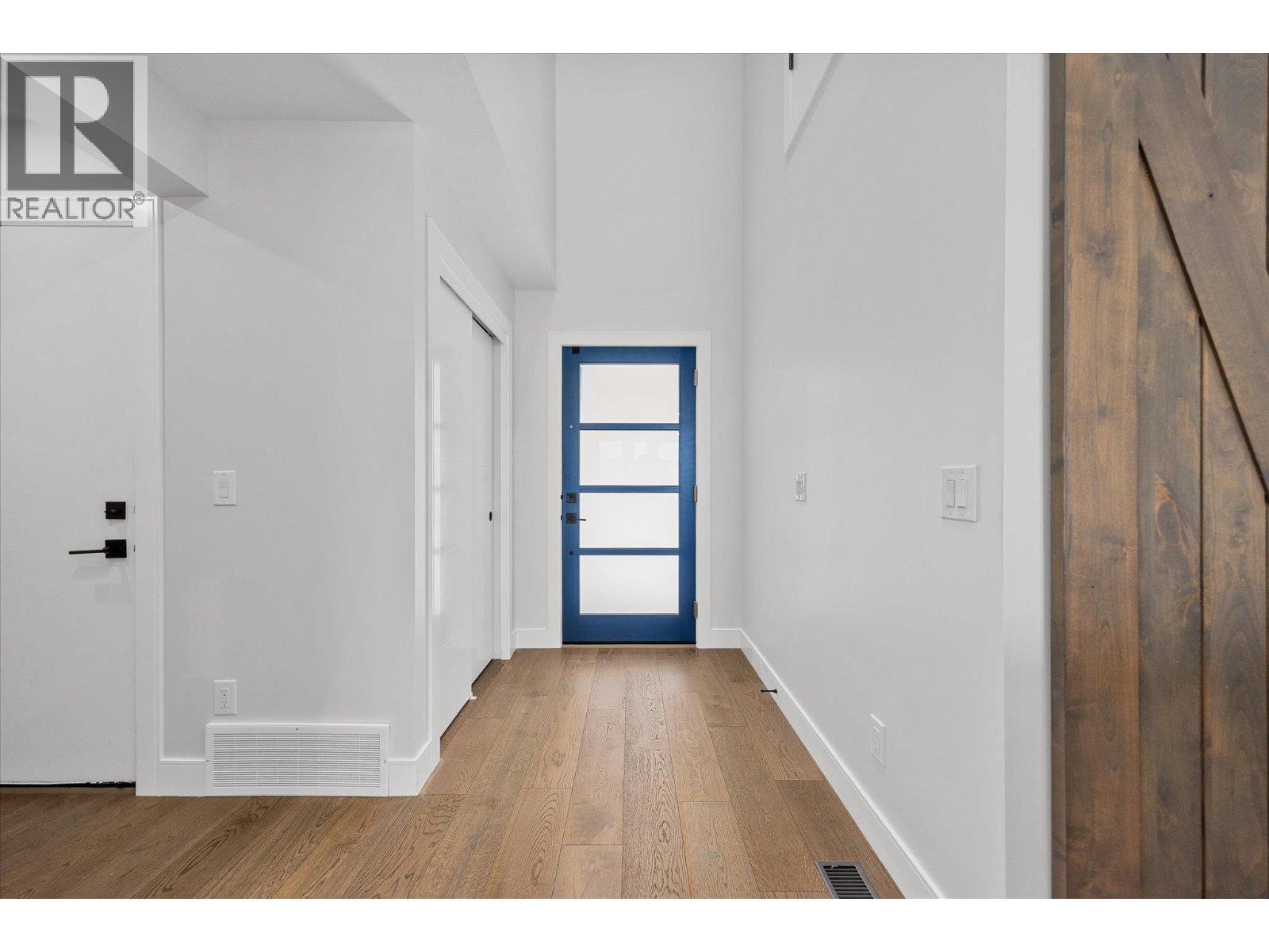 1860 Blue Bunch Court, Kelowna, British Columbia  V1V 0C6 - Photo 4 - 10381055