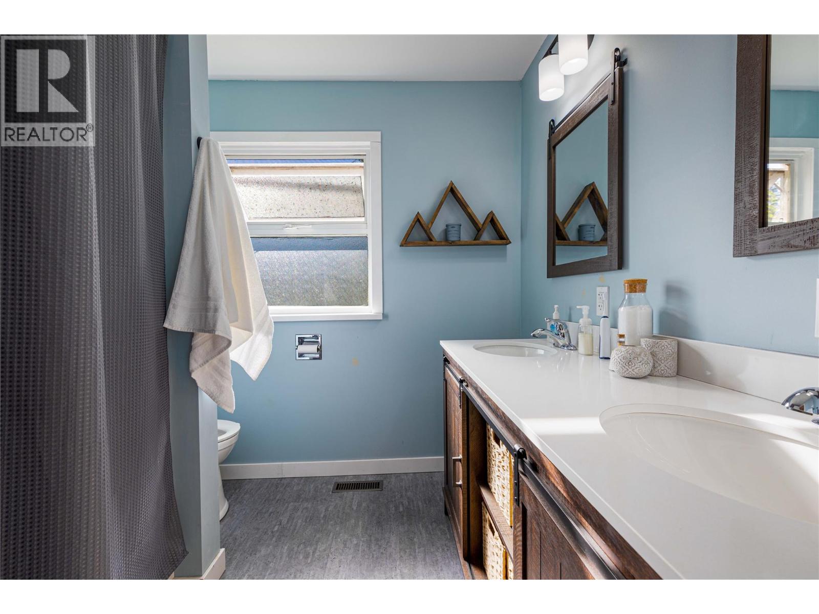 4350 50 Street Ne, Salmon Arm, British Columbia  V1E 1Y5 - Photo 12 - 10383233