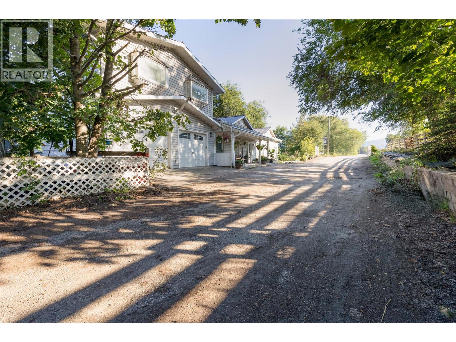 4350 50 Street Ne, Salmon Arm, British Columbia  V1E 1Y5 - Photo 24 - 10383233