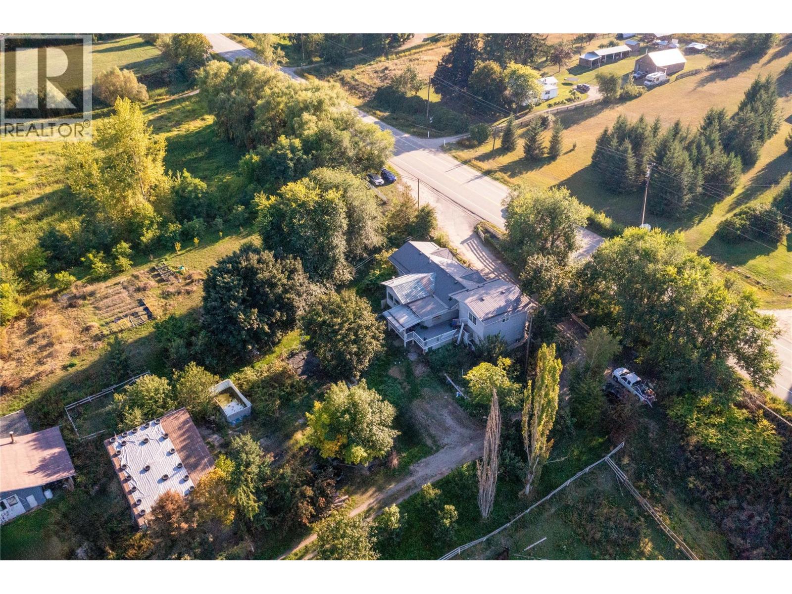 4350 50 Street Ne, Salmon Arm, British Columbia  V1E 1Y5 - Photo 31 - 10383233