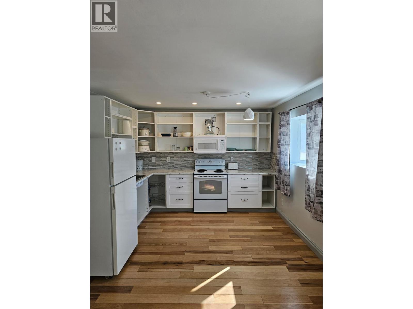 4350 50 Street Ne, Salmon Arm, British Columbia  V1E 1Y5 - Photo 33 - 10383233