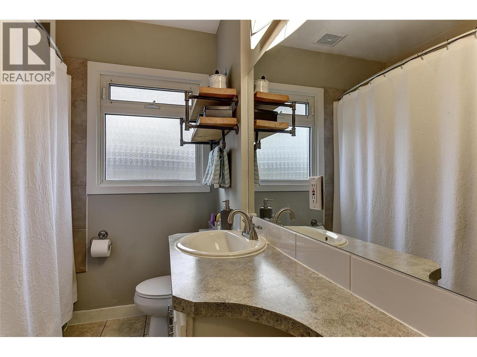 500 Snowsell Street N, Kelowna, British Columbia  V1V 2C7 - Photo 13 - 10383244