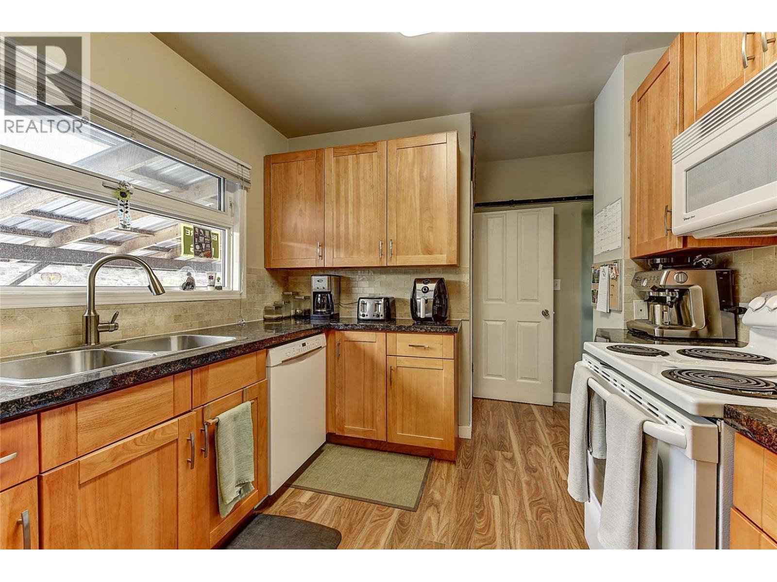 500 Snowsell Street N, Kelowna, British Columbia  V1V 2C7 - Photo 8 - 10383244