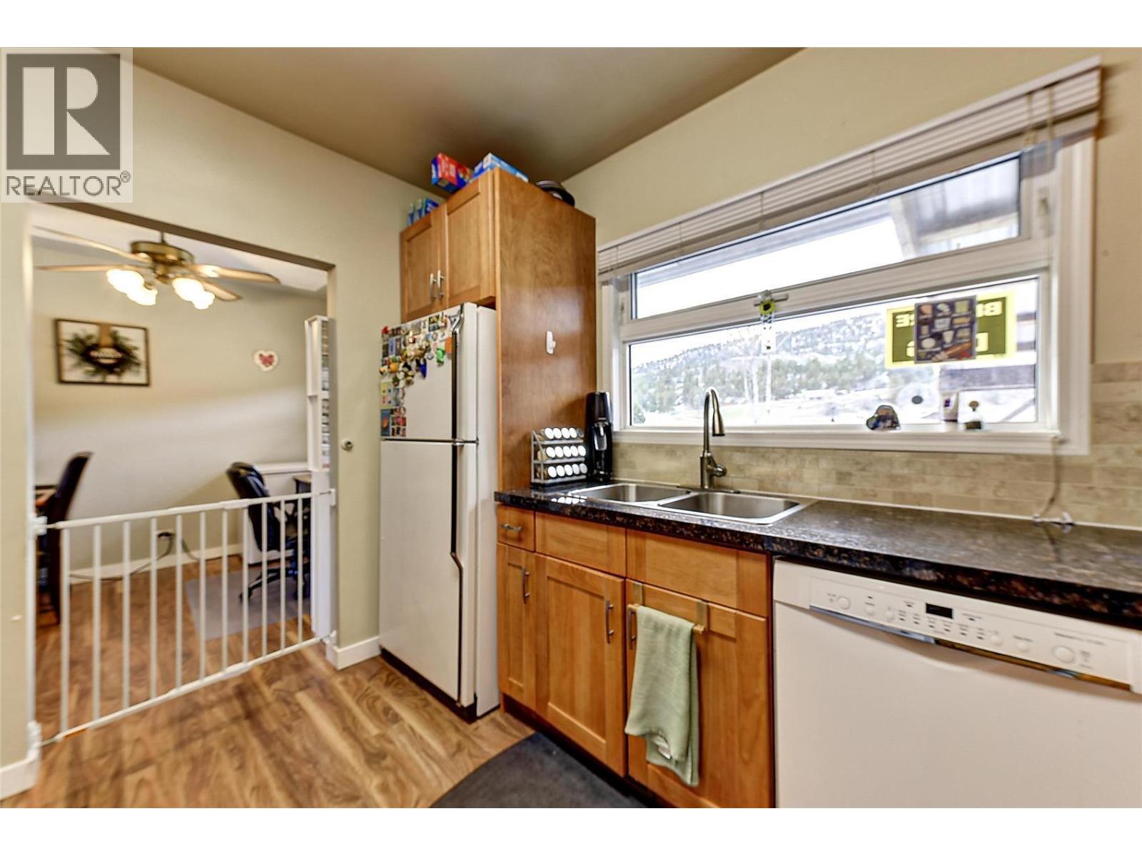 500 Snowsell Street N, Kelowna, British Columbia  V1V 2C7 - Photo 9 - 10383244