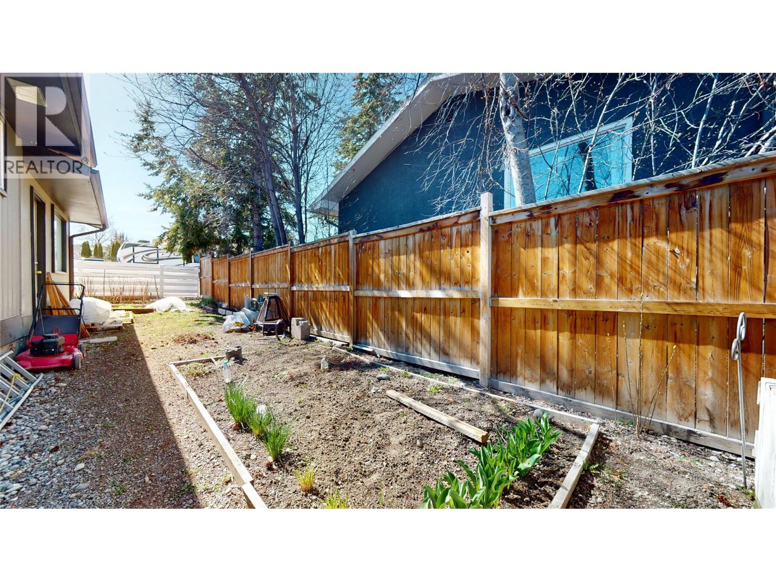 1061 16th Avenue S, Cranbrook, British Columbia  V1C 3A3 - Photo 23 - 10381661