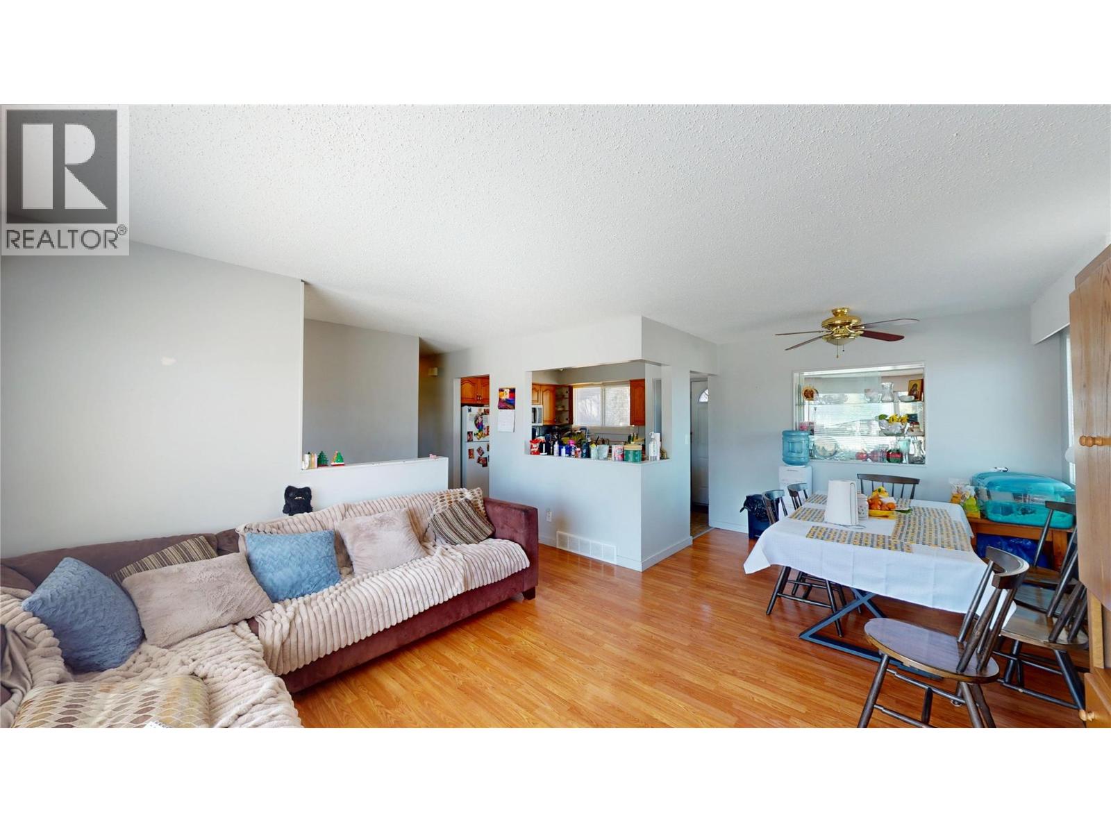 1061 16th Avenue S, Cranbrook, British Columbia  V1C 3A3 - Photo 4 - 10381661