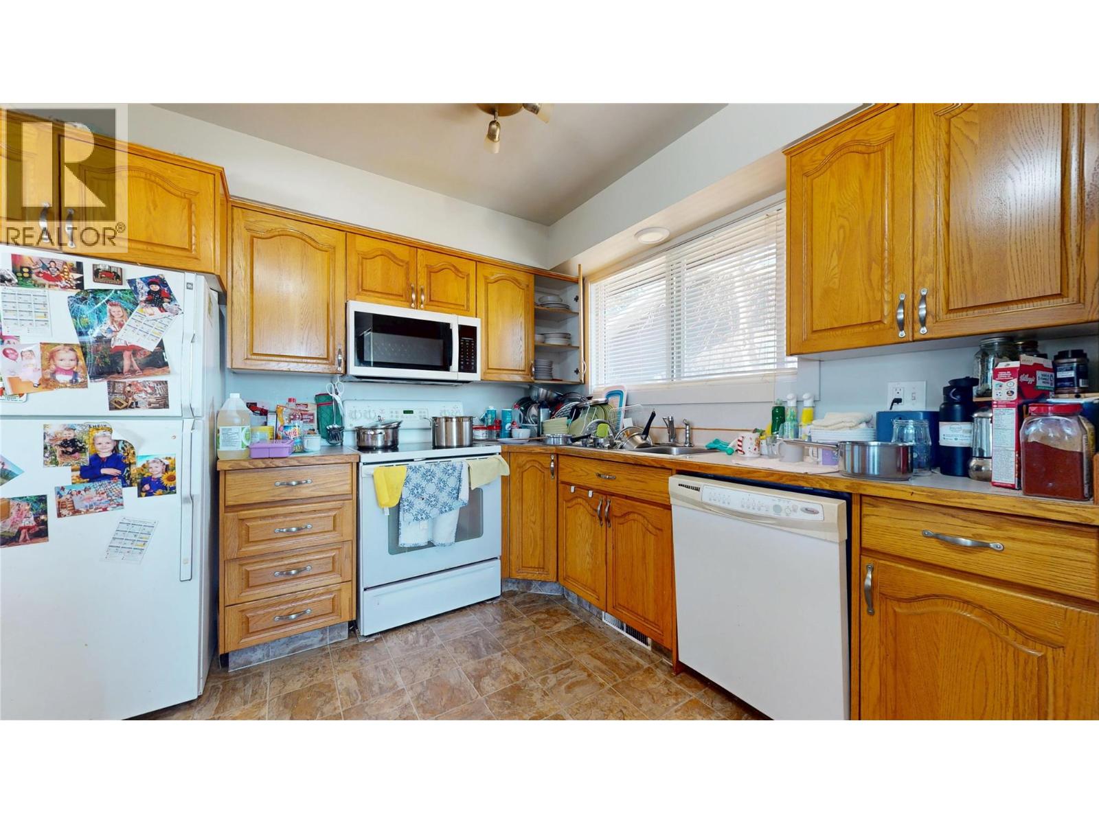 1061 16th Avenue S, Cranbrook, British Columbia  V1C 3A3 - Photo 7 - 10381661