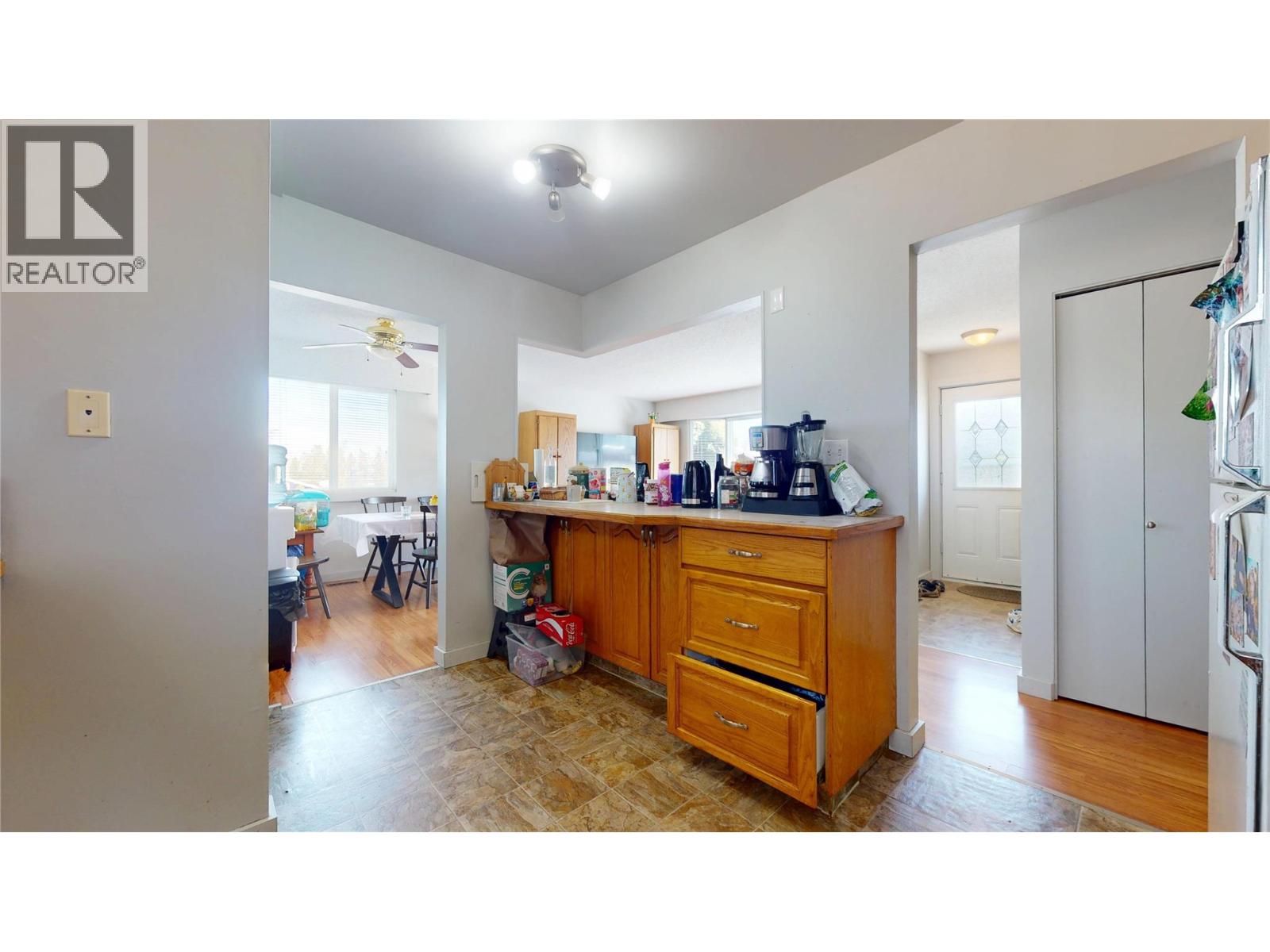 1061 16th Avenue S, Cranbrook, British Columbia  V1C 3A3 - Photo 9 - 10381661