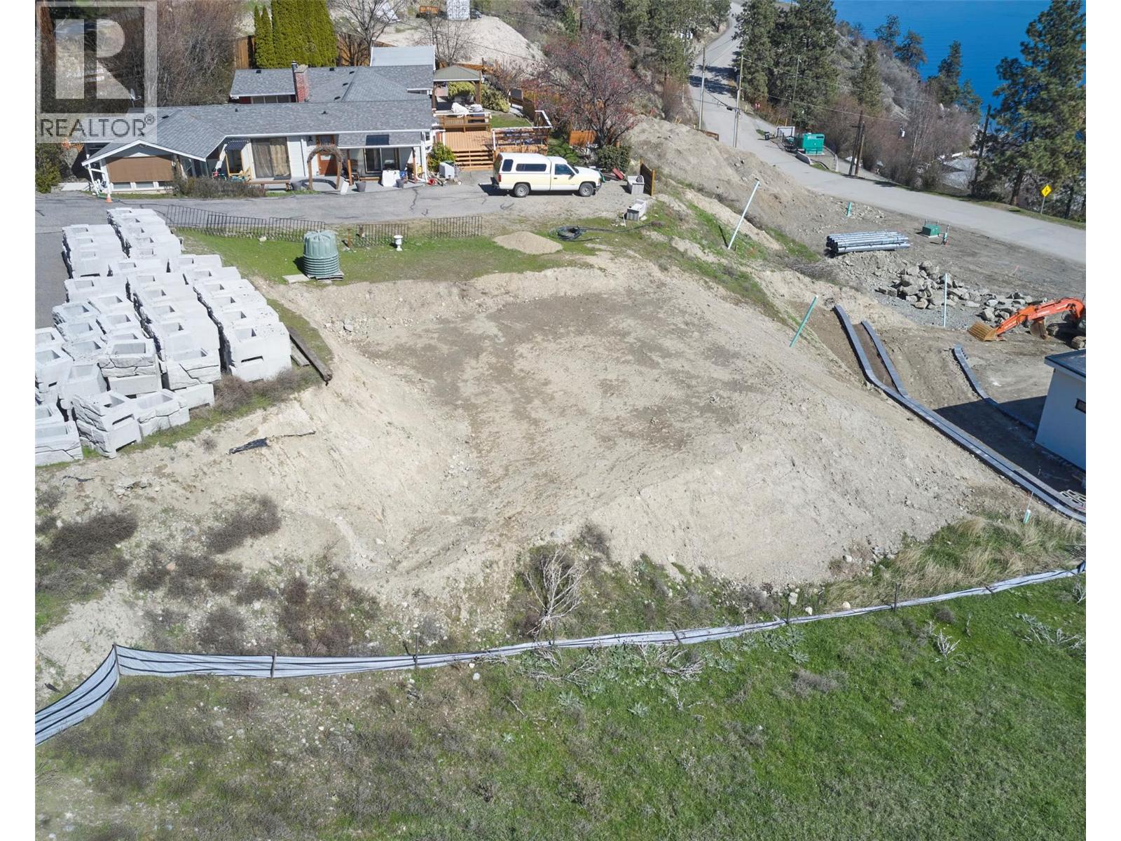 8841 Adventure Bay Road, Vernon, British Columbia  V1H 1E1 - Photo 3 - 10383196