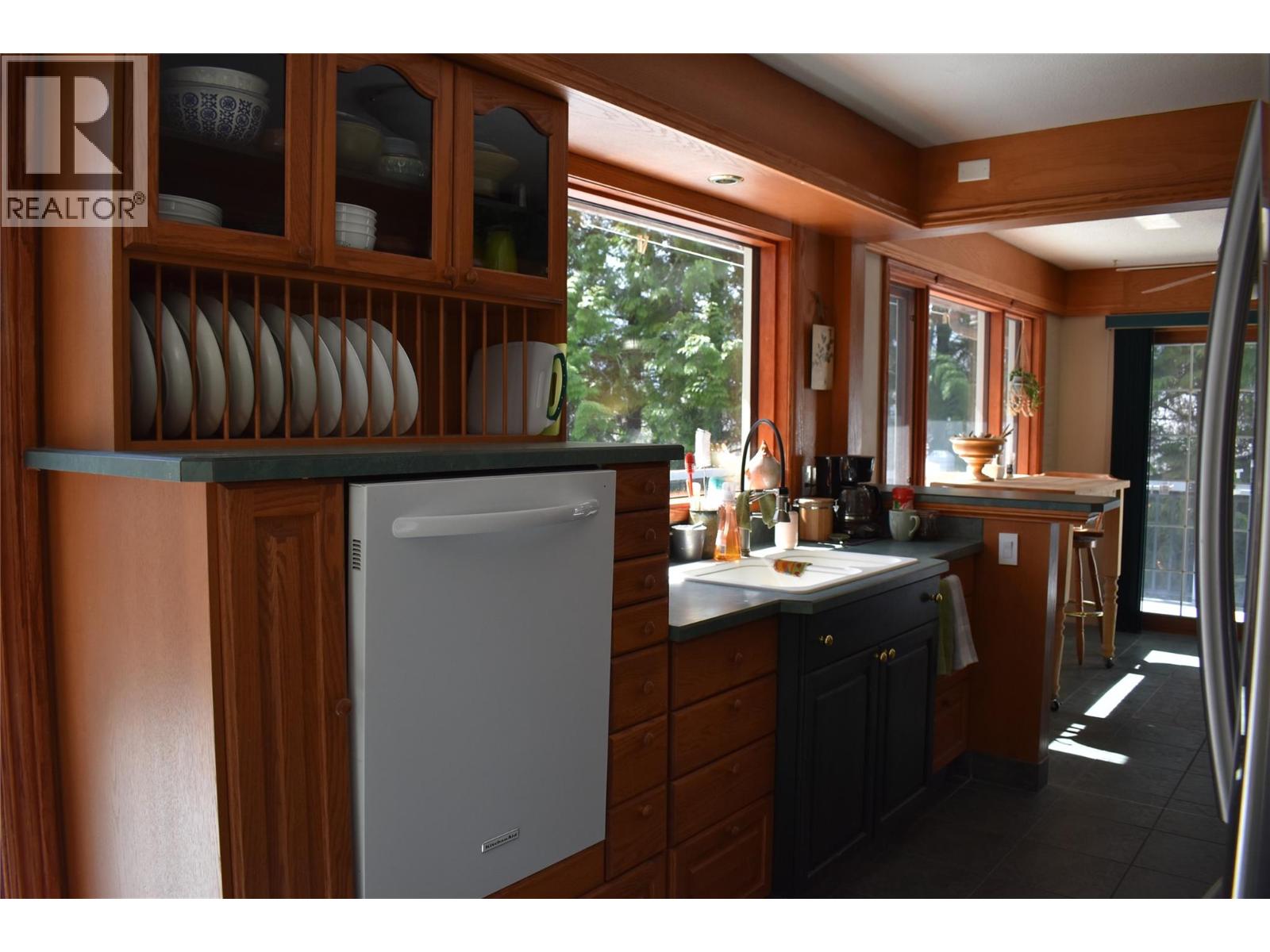 326 Adamson Drive, Penticton, British Columbia  V2A 7R6 - Photo 11 - 10382849