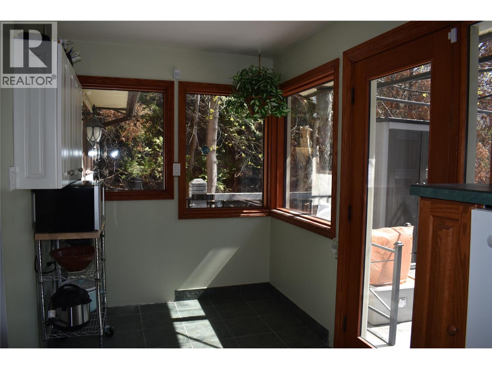 326 Adamson Drive, Penticton, British Columbia  V2A 7R6 - Photo 9 - 10382849