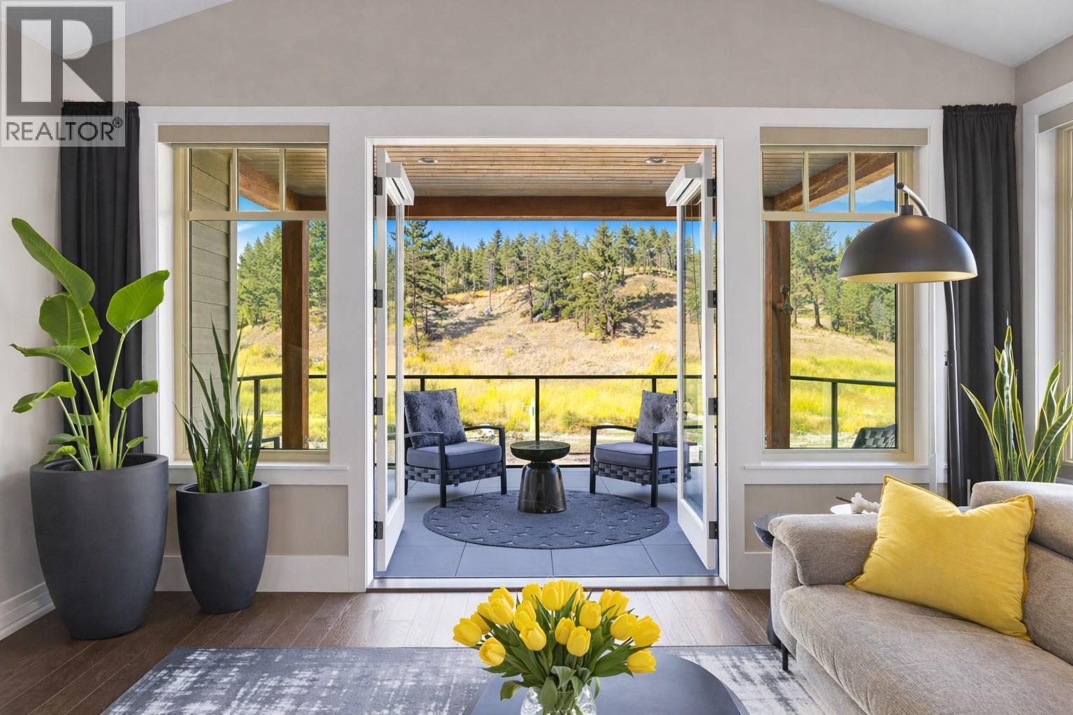 4000 Redstone Crescent Unit# 221, Peachland, British Columbia  V0H 1X5 - Photo 1 - 10383182