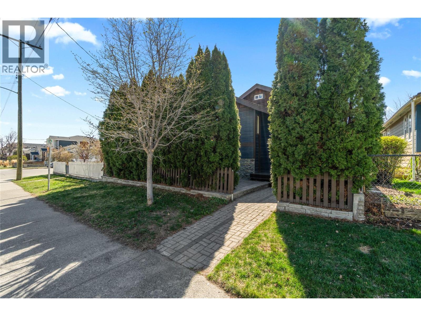 795 Nicola Street, Kamloops, British Columbia  V2C 2R5 - Photo 1 - 10382653