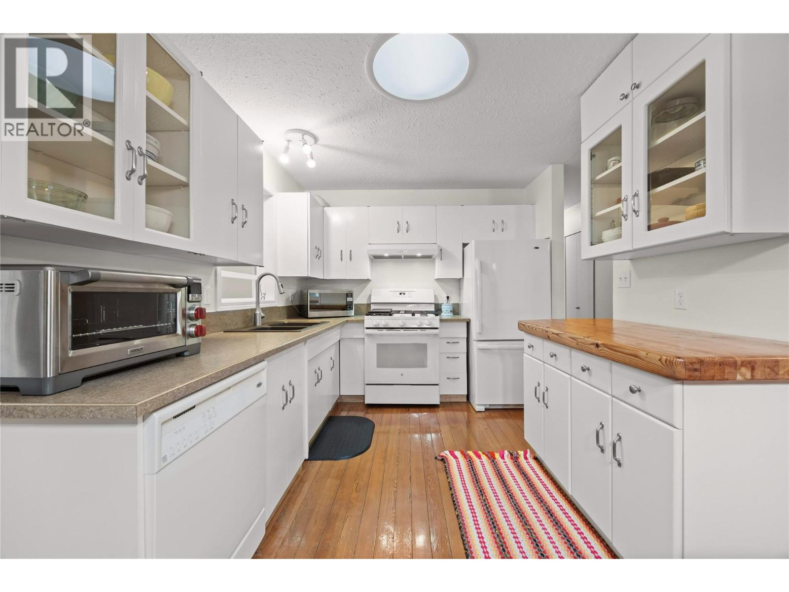 5882 Victoria Street, Peachland, British Columbia  V0X 1X4 - Photo 11 - 10383241