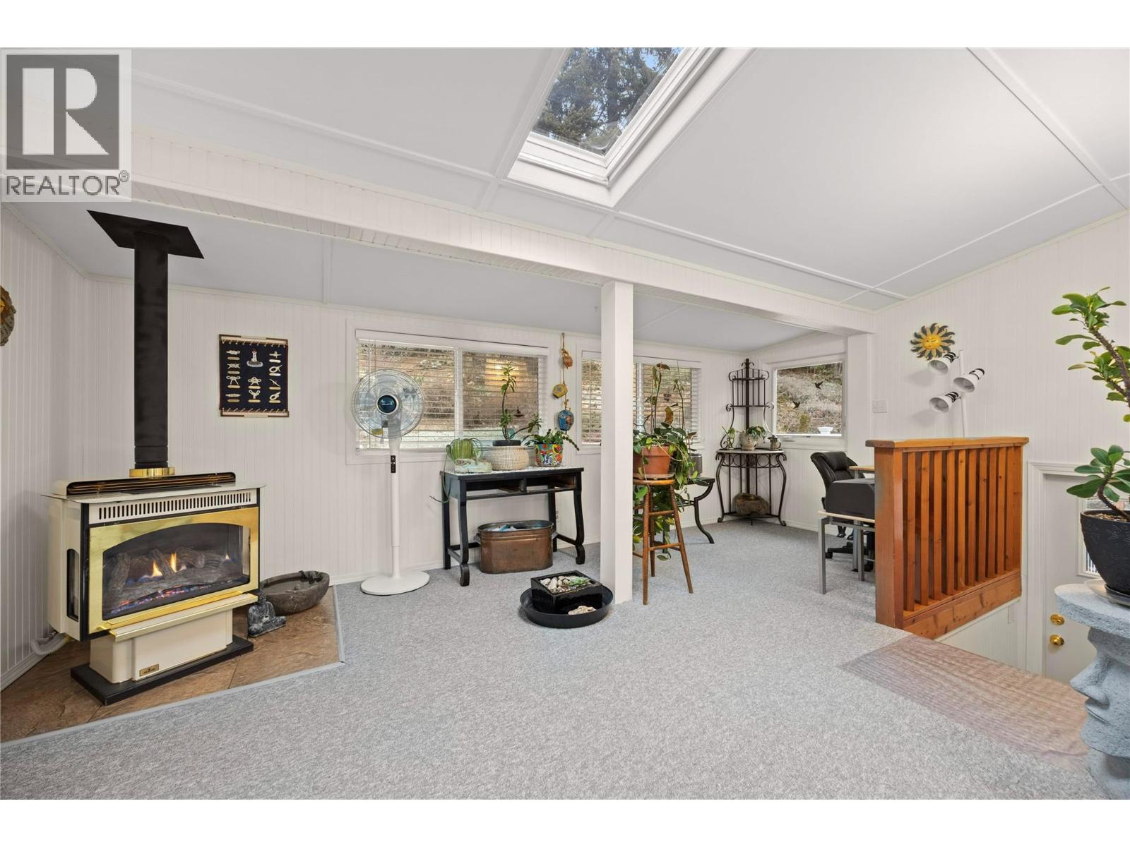 5882 Victoria Street, Peachland, British Columbia  V0X 1X4 - Photo 14 - 10383241