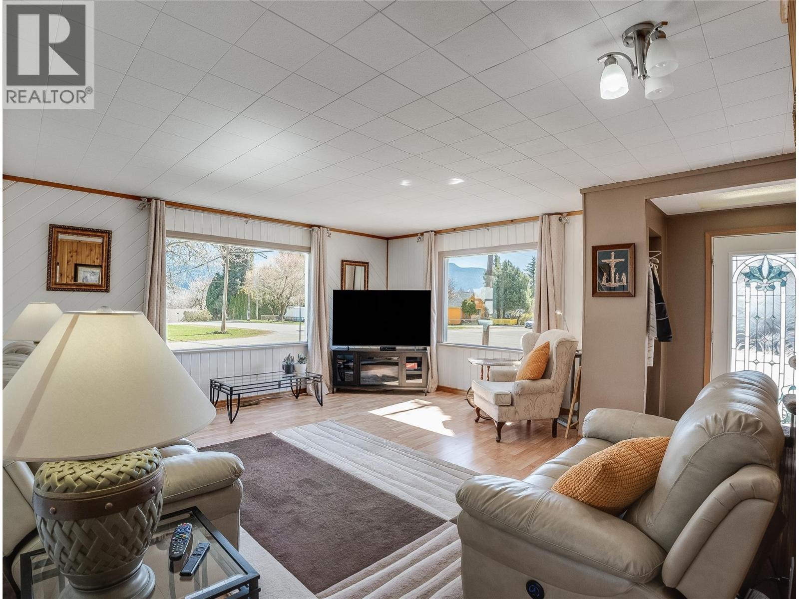 701 4th Street, Castlegar, British Columbia  V1N 2B7 - Photo 10 - 10383175