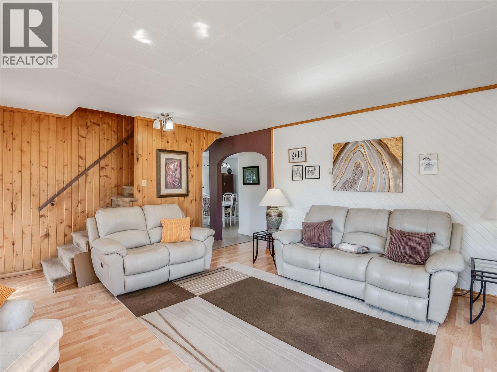 701 4th Street, Castlegar, British Columbia  V1N 2B7 - Photo 12 - 10383175