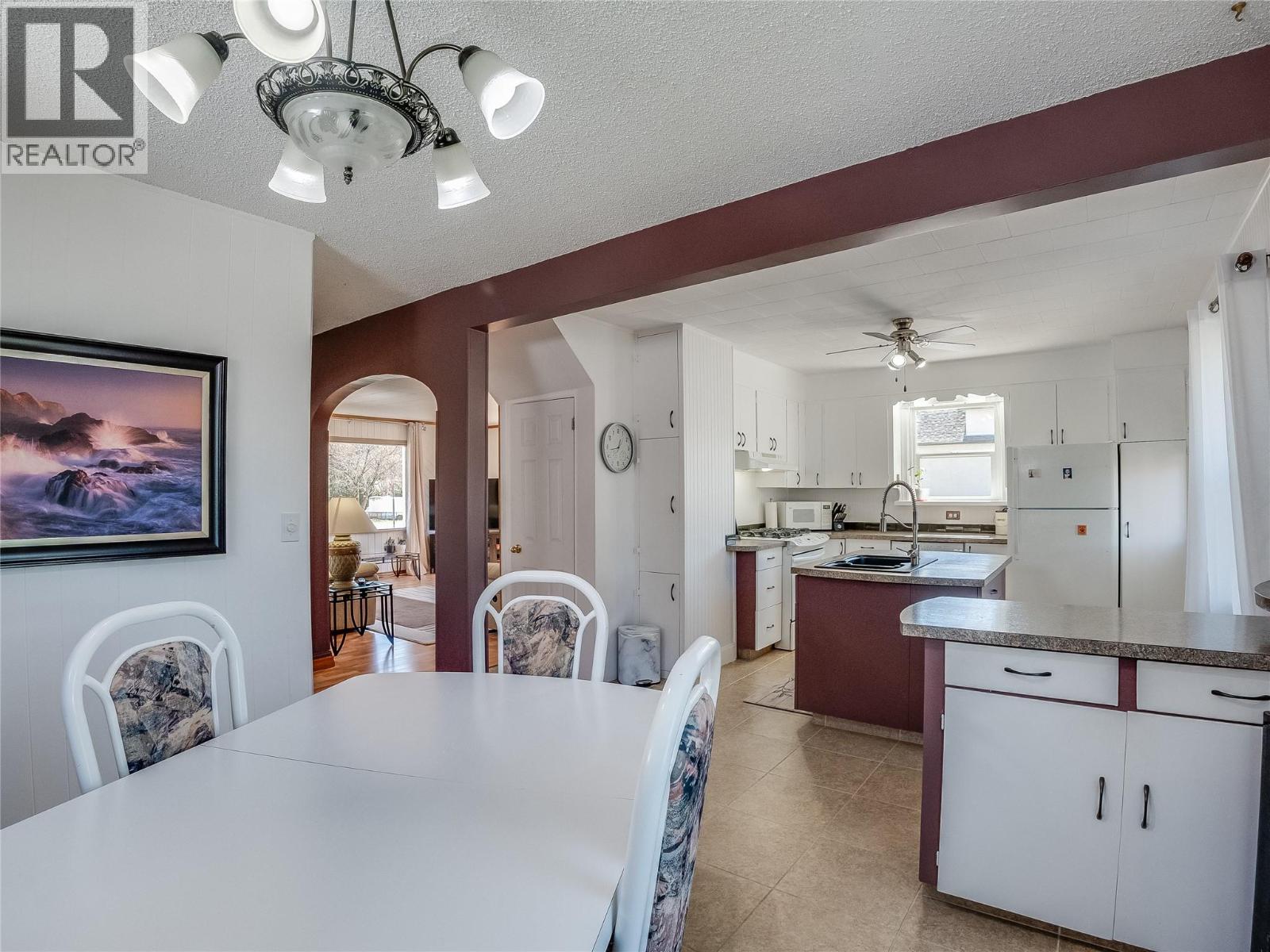 701 4th Street, Castlegar, British Columbia  V1N 2B7 - Photo 22 - 10383175