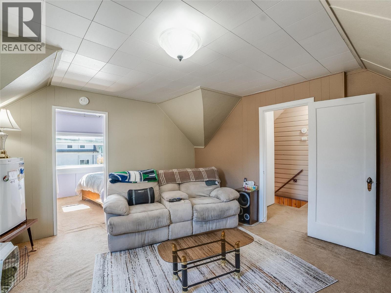 701 4th Street, Castlegar, British Columbia  V1N 2B7 - Photo 28 - 10383175