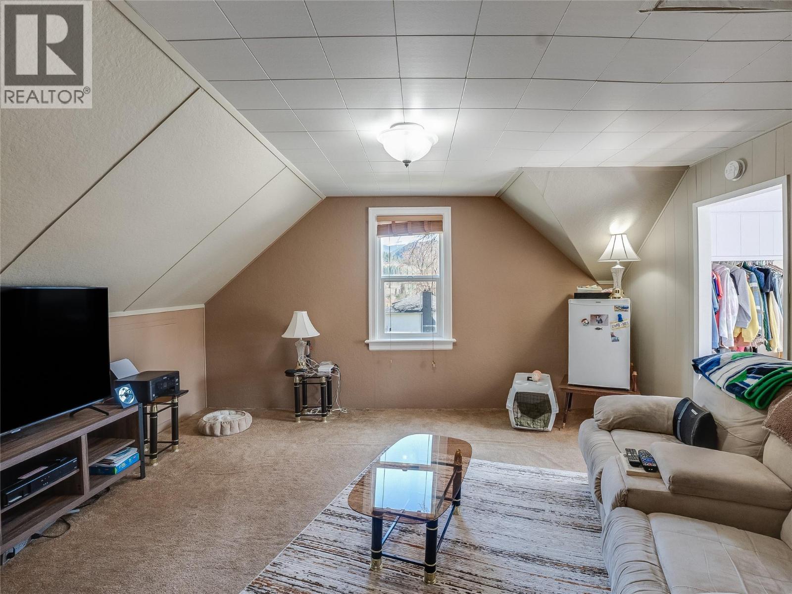 701 4th Street, Castlegar, British Columbia  V1N 2B7 - Photo 29 - 10383175