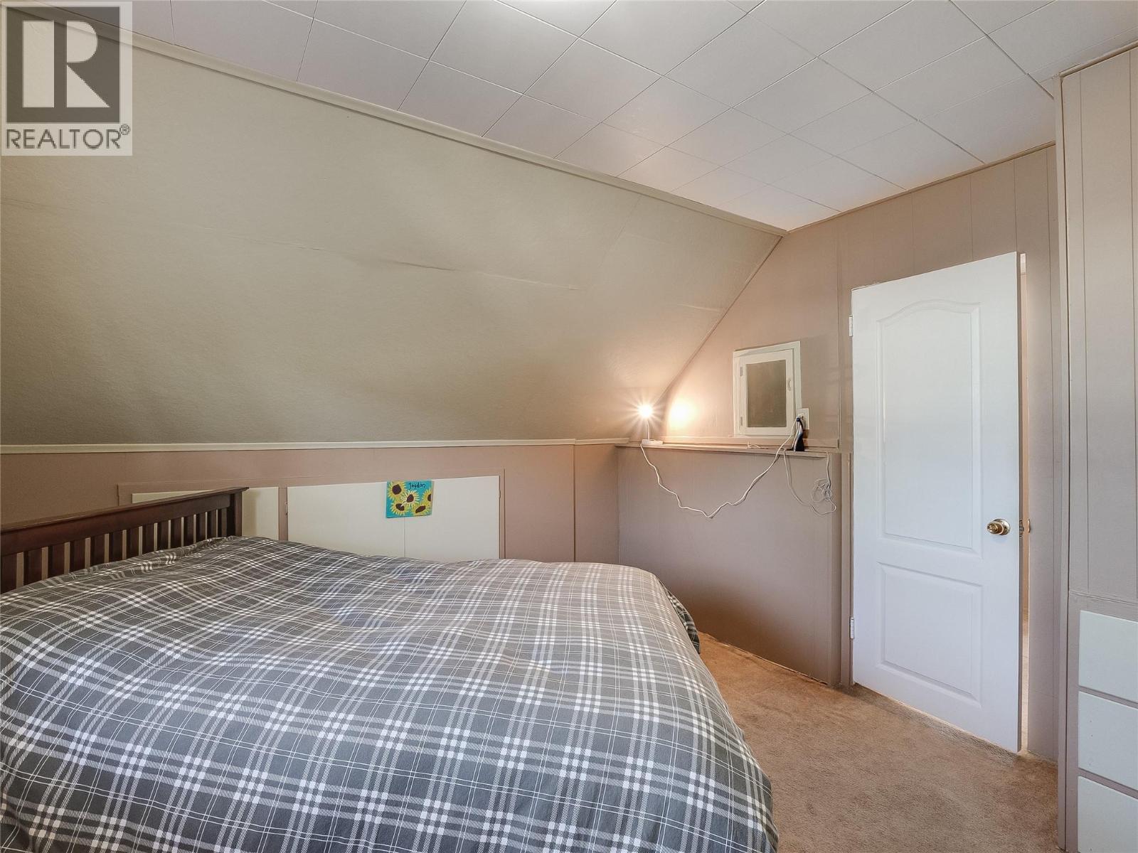 701 4th Street, Castlegar, British Columbia  V1N 2B7 - Photo 34 - 10383175