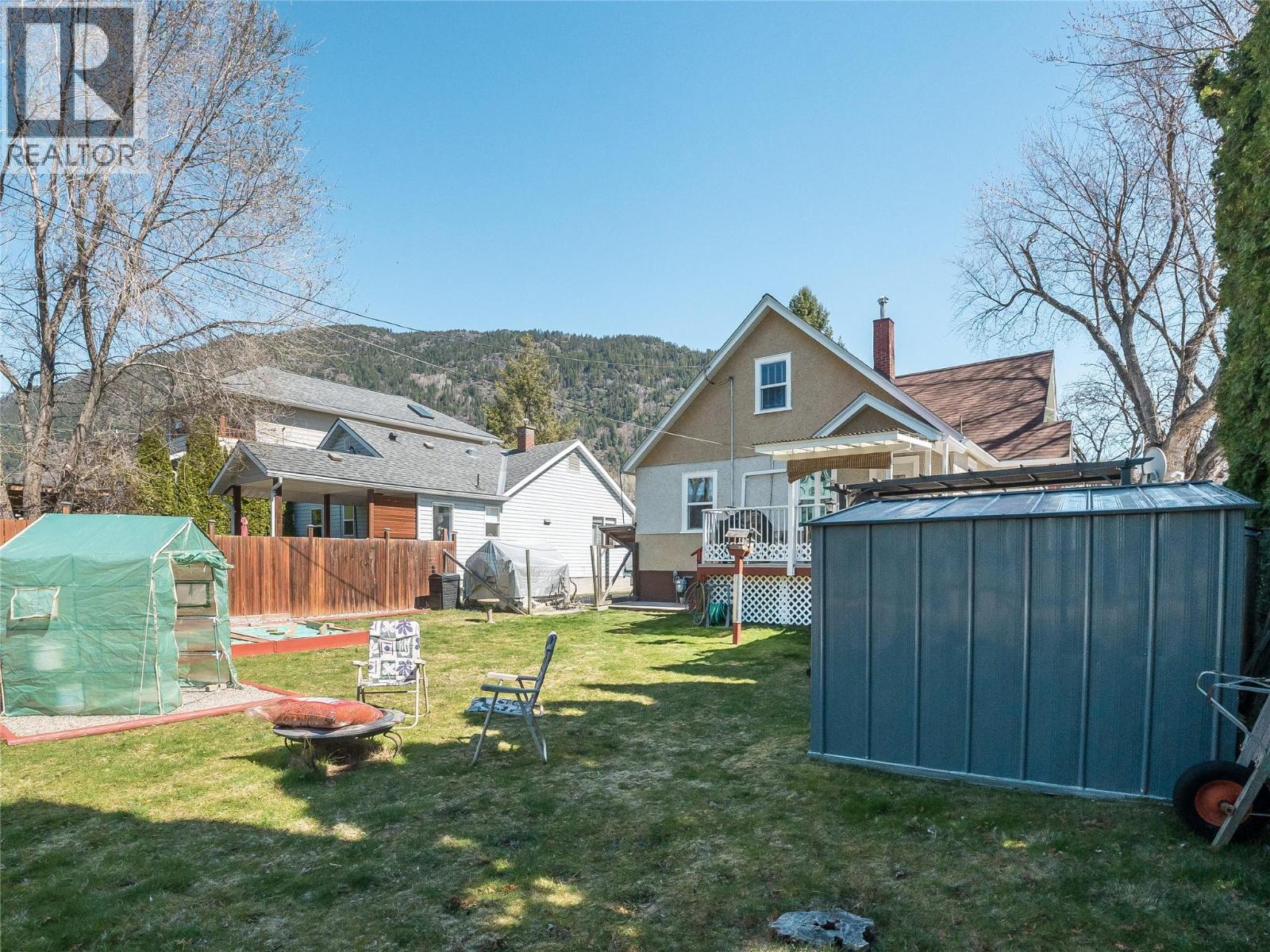 701 4th Street, Castlegar, British Columbia  V1N 2B7 - Photo 46 - 10383175