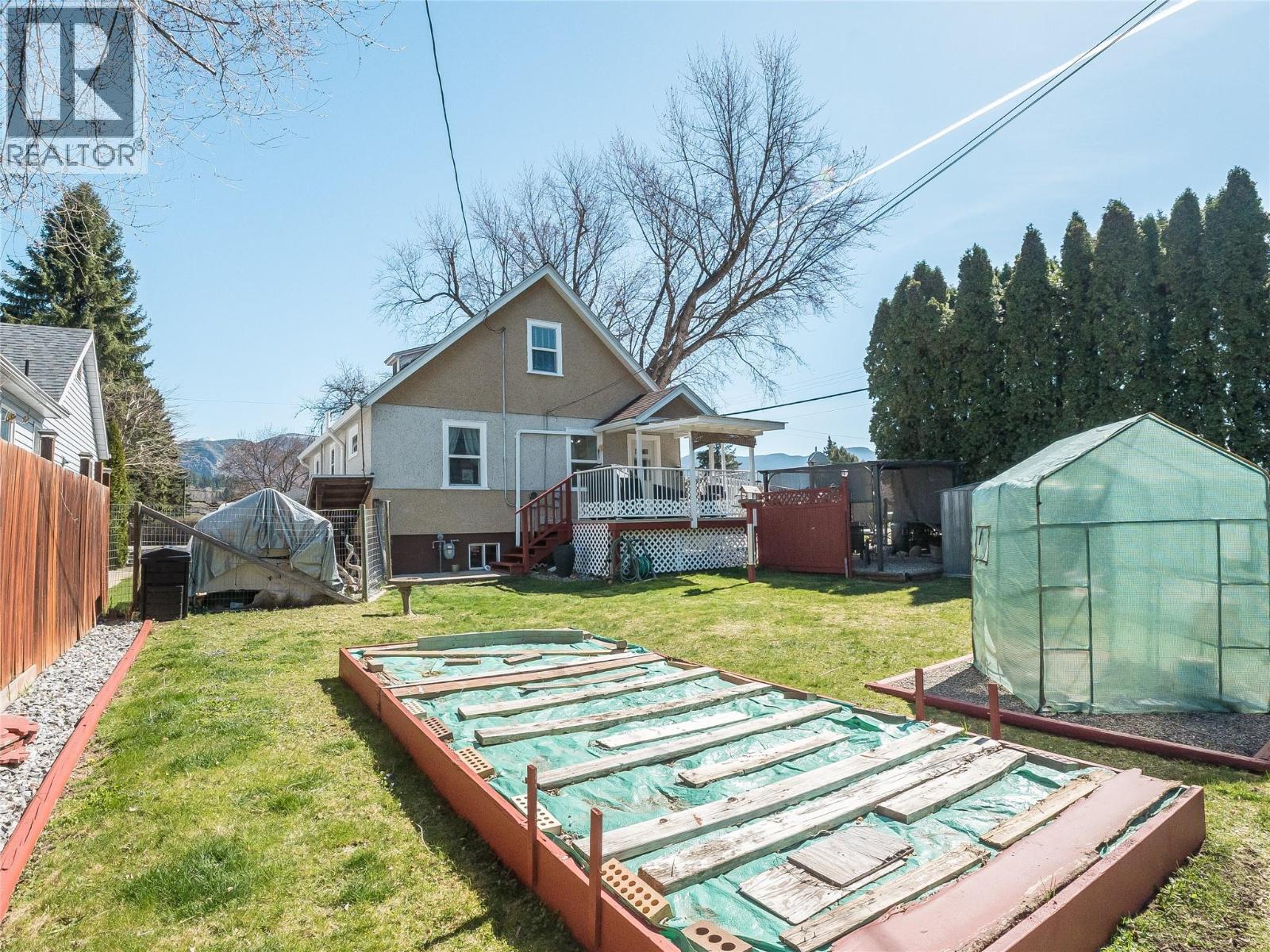 701 4th Street, Castlegar, British Columbia  V1N 2B7 - Photo 49 - 10383175