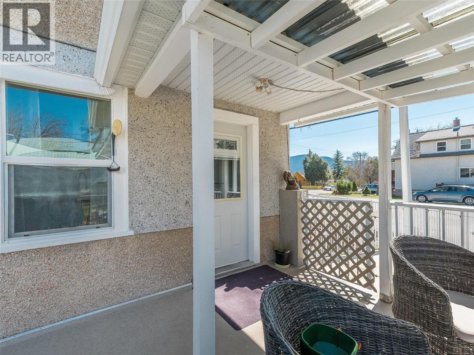 701 4th Street, Castlegar, British Columbia  V1N 2B7 - Photo 52 - 10383175