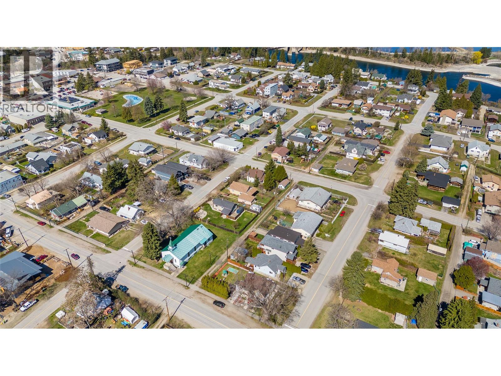 701 4th Street, Castlegar, British Columbia  V1N 2B7 - Photo 59 - 10383175