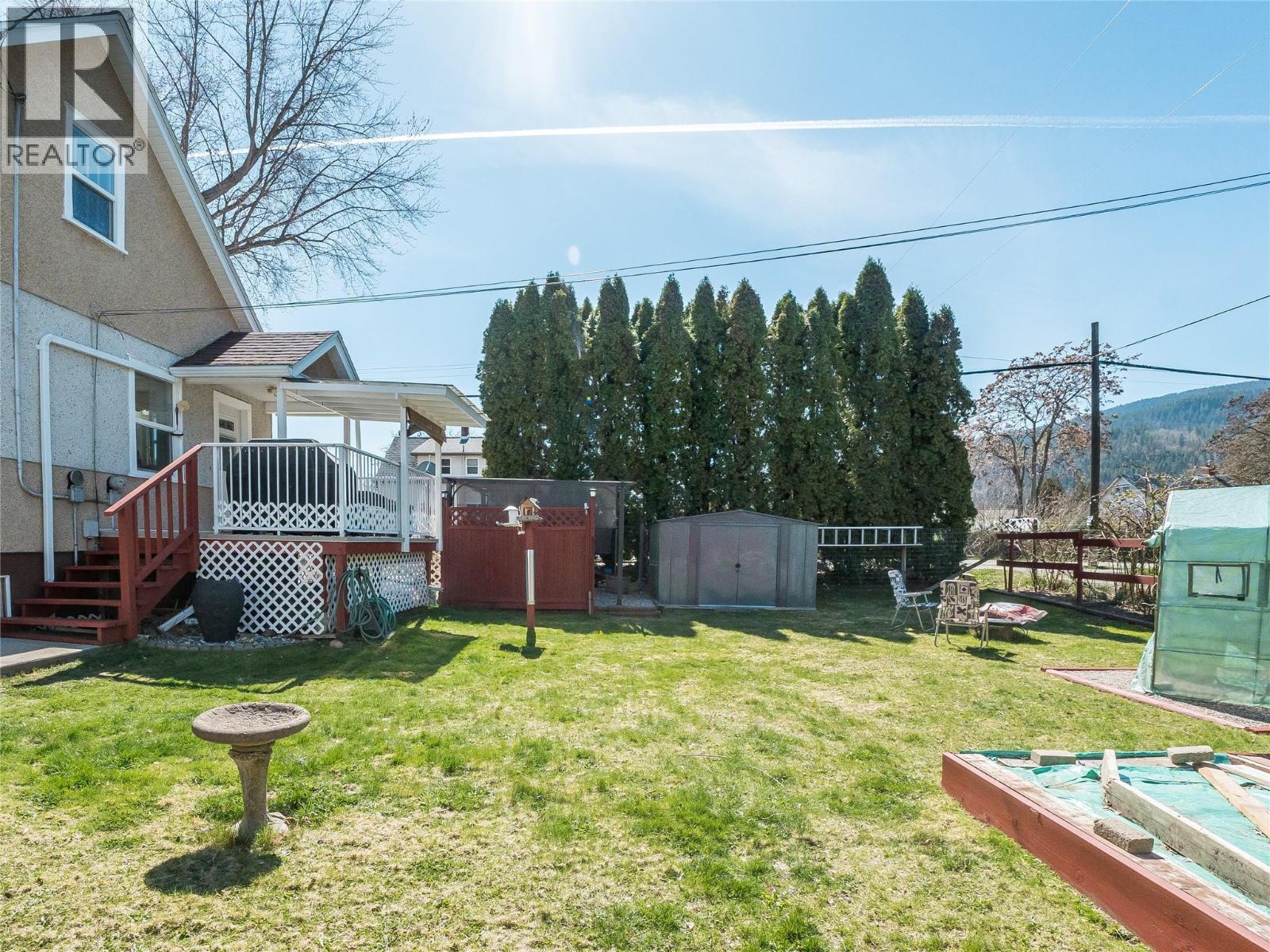 701 4th Street, Castlegar, British Columbia  V1N 2B7 - Photo 6 - 10383175