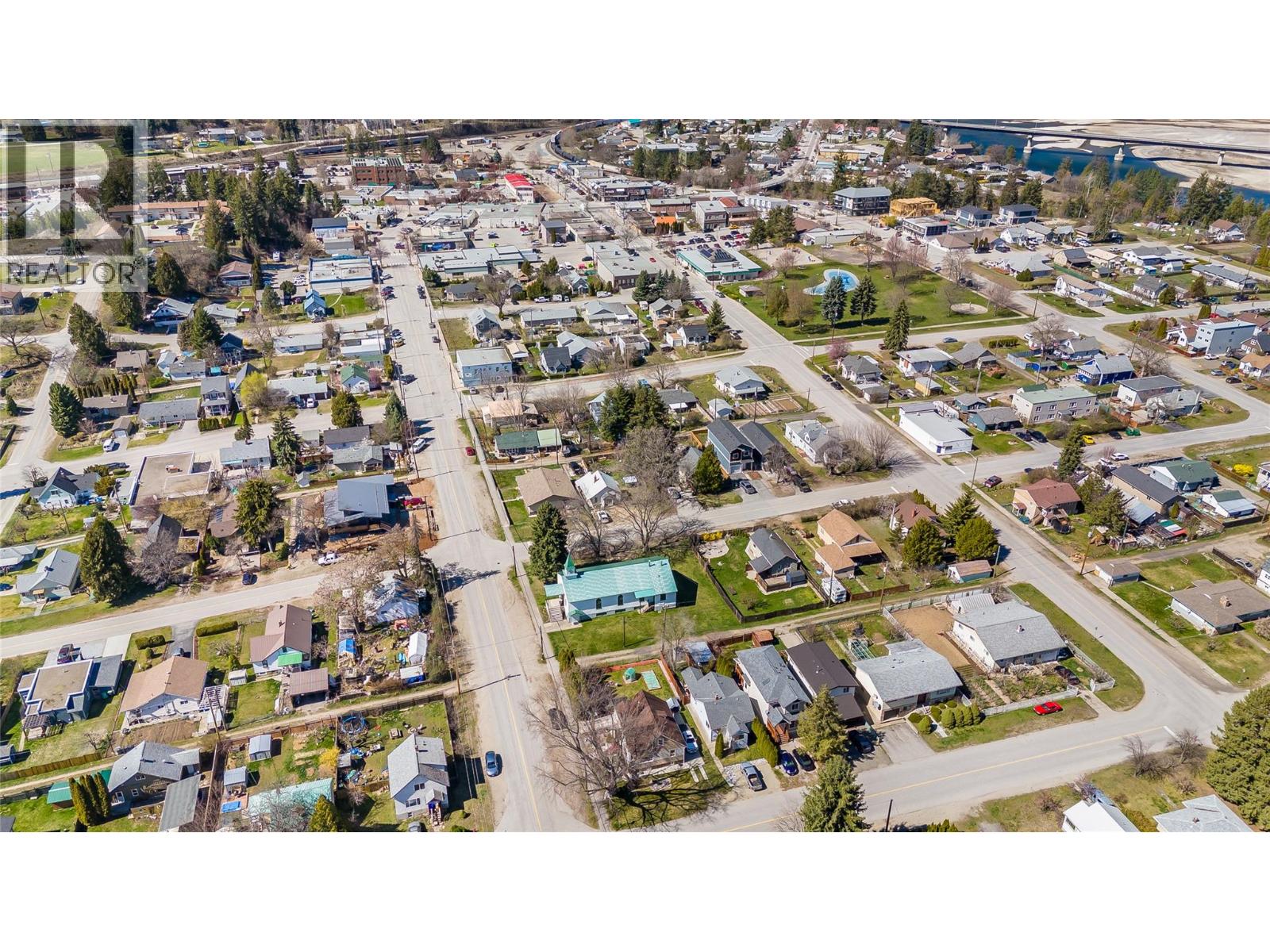 701 4th Street, Castlegar, British Columbia  V1N 2B7 - Photo 61 - 10383175