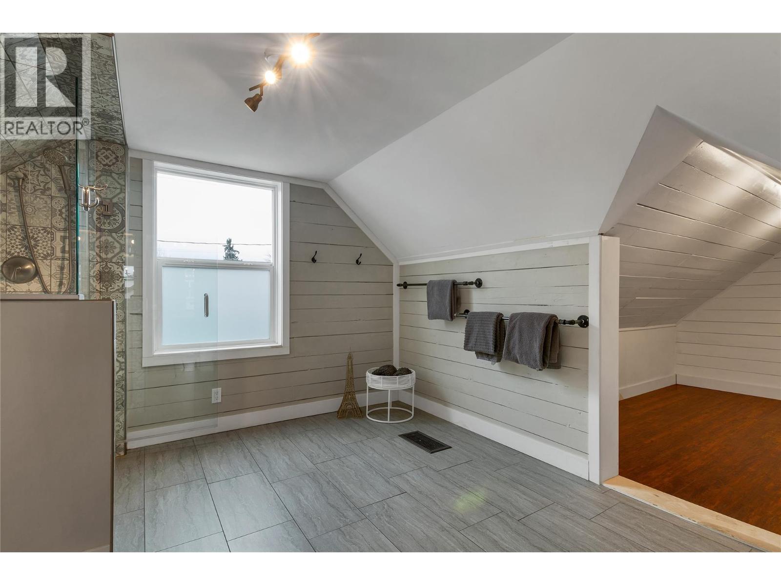 1505 32 Avenue, Vernon, British Columbia  V1T 2H9 - Photo 12 - 10383311