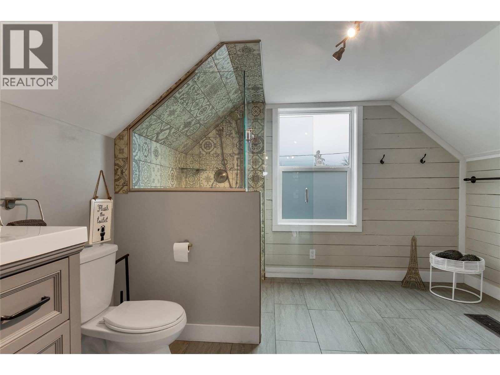 1505 32 Avenue, Vernon, British Columbia  V1T 2H9 - Photo 17 - 10383311