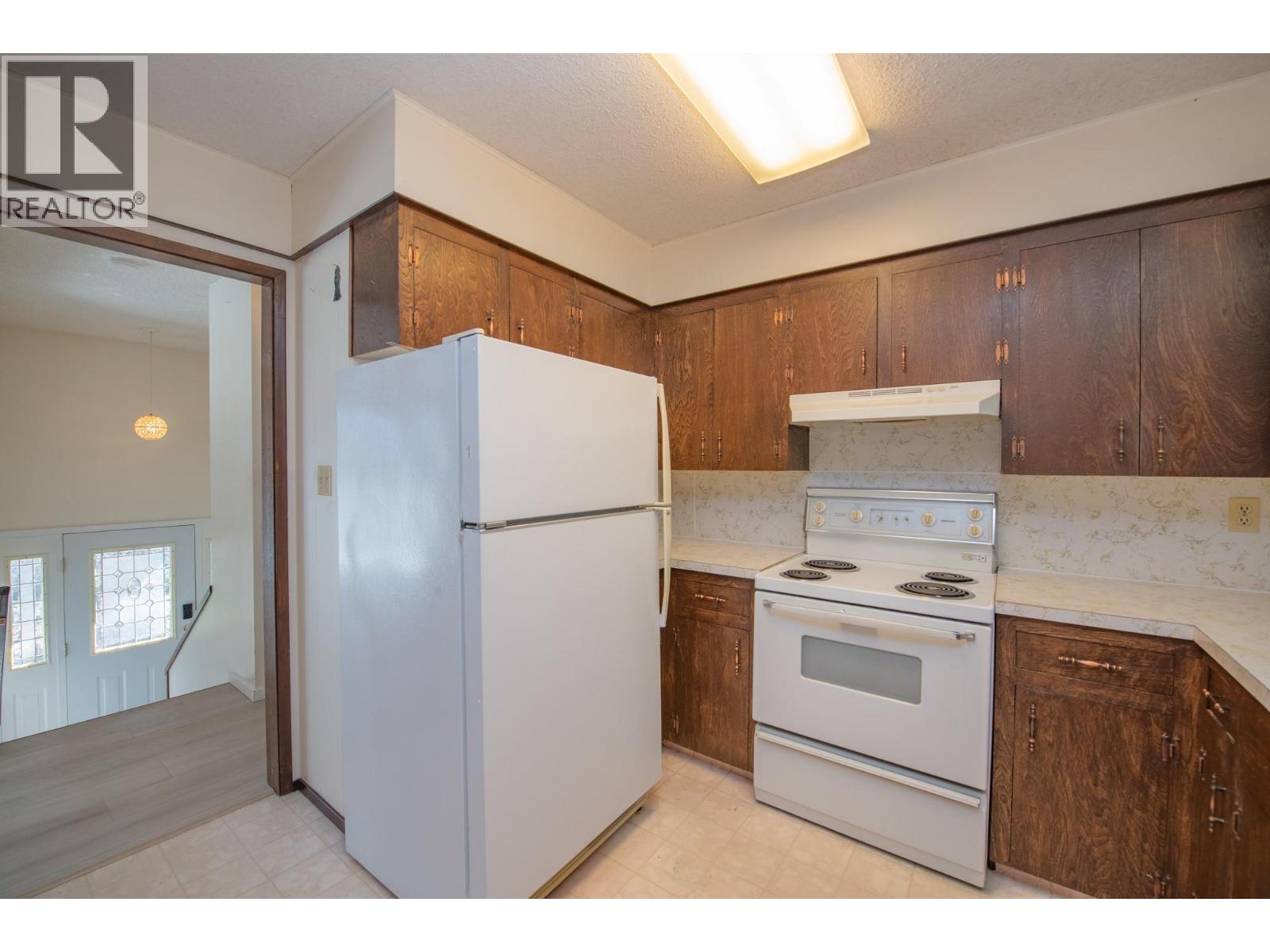 5847 Flemish Place, Vernon, British Columbia  V1H 1B2 - Photo 8 - 10383197