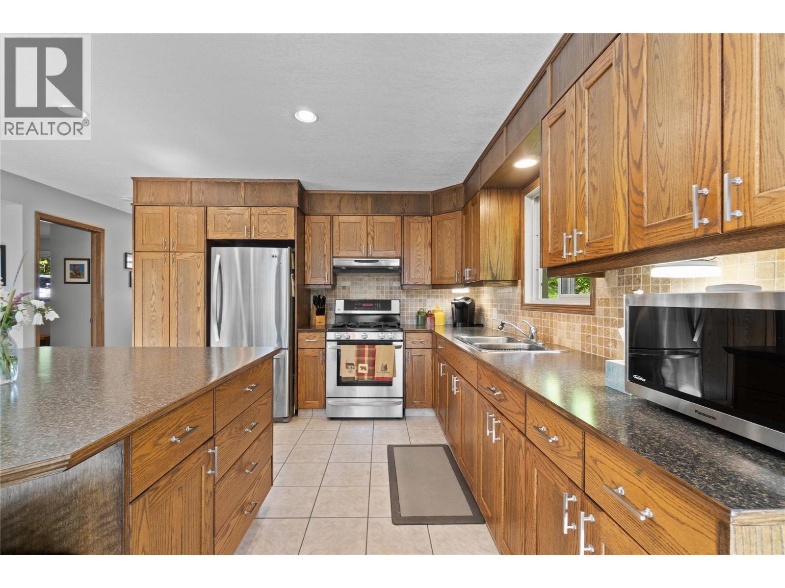 9000 Seymour Arm Main Fsr Unit# 12 & 13, Seymour Arm, British Columbia  V0E 1M0 - Photo 21 - 10383302