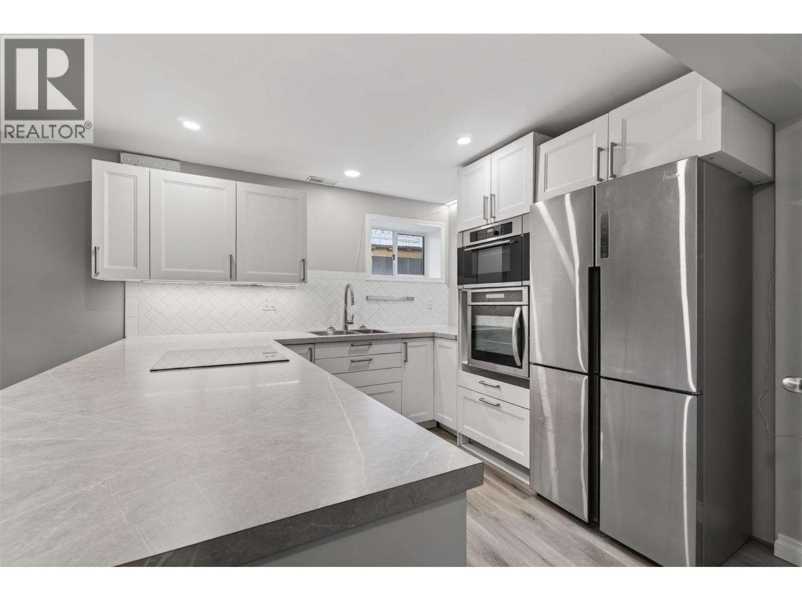 1453 Okanagan Avenue Ne, Salmon Arm, British Columbia  V1E 1N5 - Photo 2 - 10383284