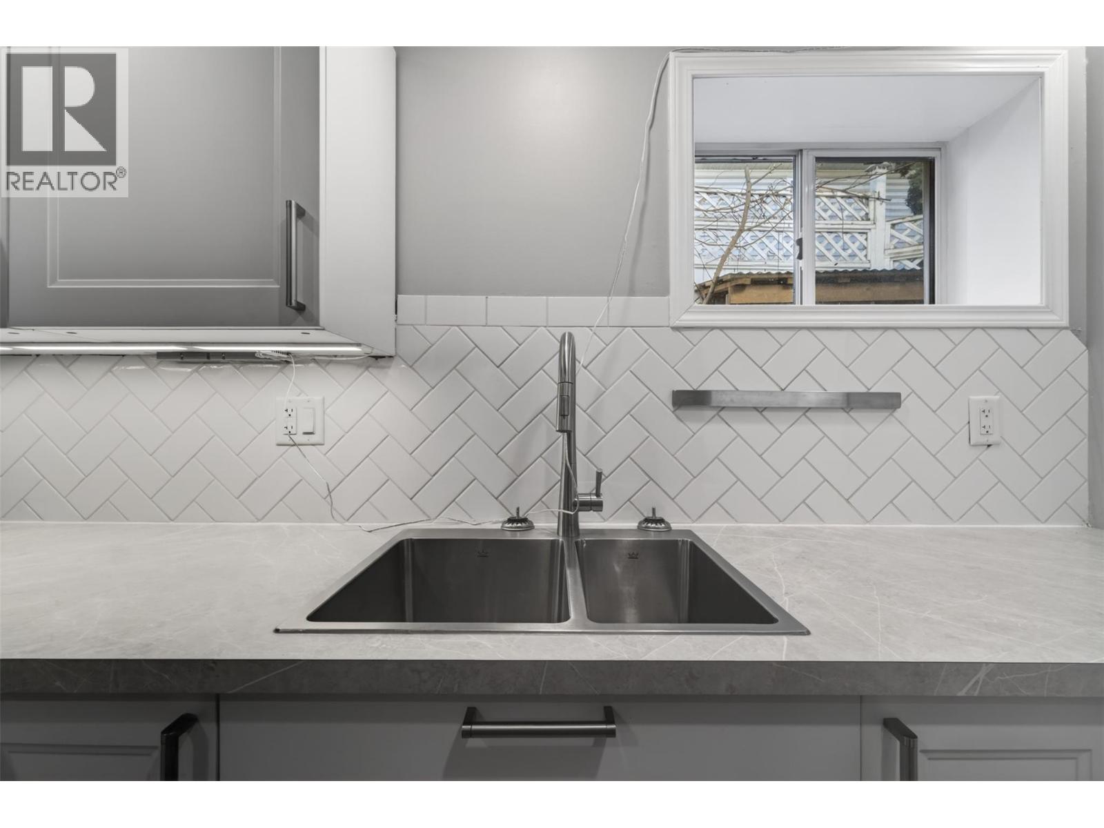 1453 Okanagan Avenue Ne, Salmon Arm, British Columbia  V1E 1N5 - Photo 34 - 10383284