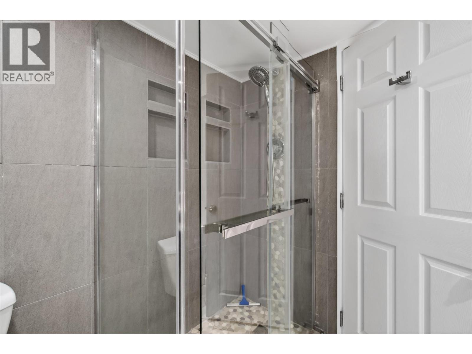 1453 Okanagan Avenue Ne, Salmon Arm, British Columbia  V1E 1N5 - Photo 44 - 10383284