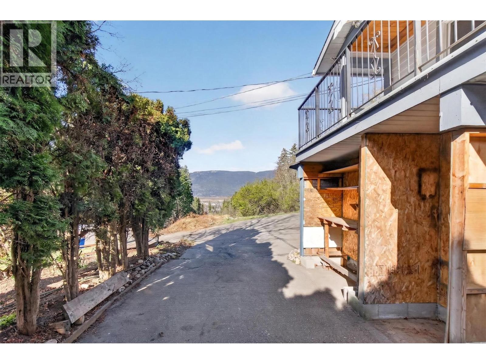 1453 Okanagan Avenue Ne, Salmon Arm, British Columbia  V1E 1N5 - Photo 73 - 10383284