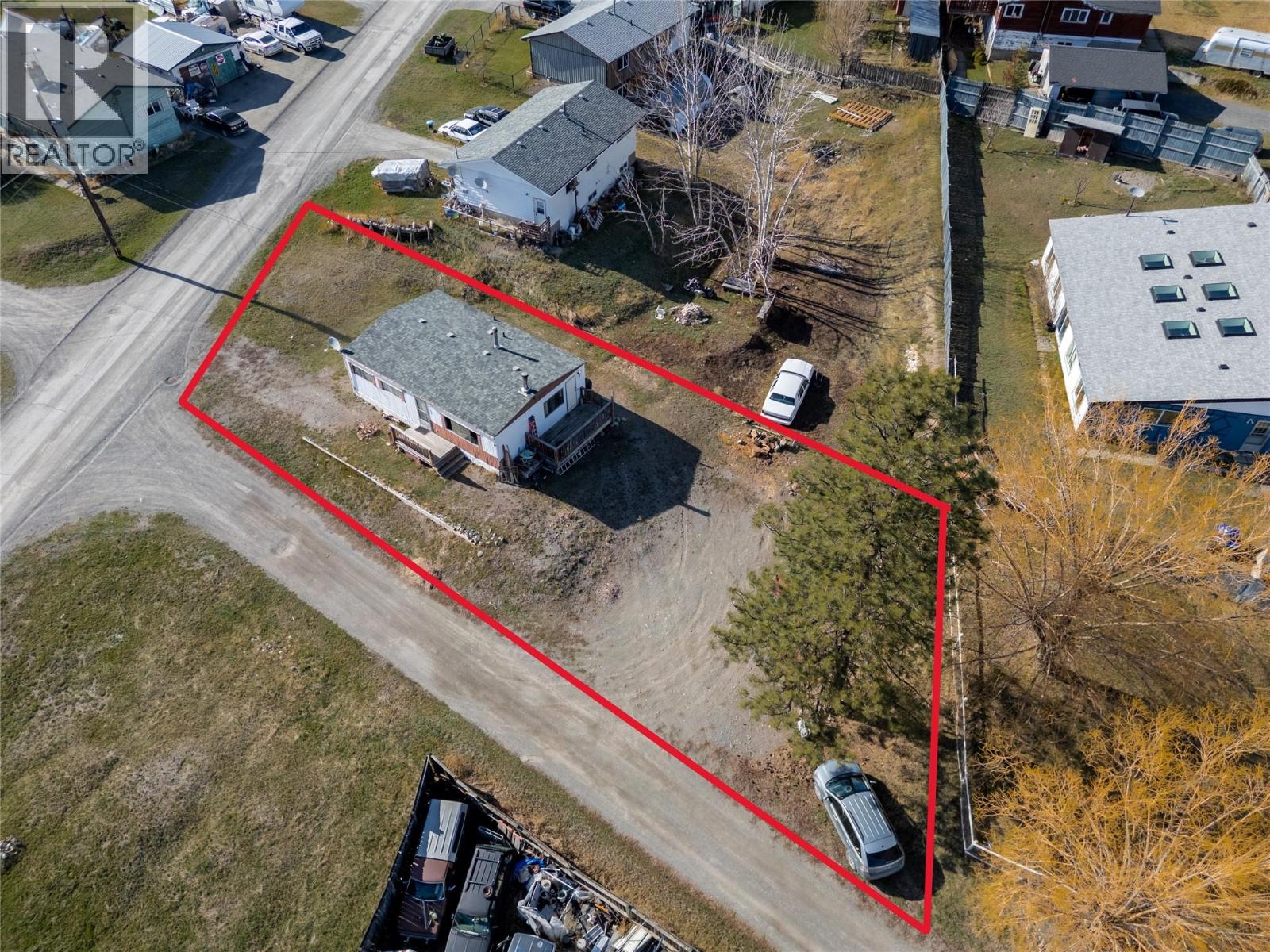 400 Fir Avenue, Clinton, British Columbia  V0K 1K0 - Photo 2 - 10383192