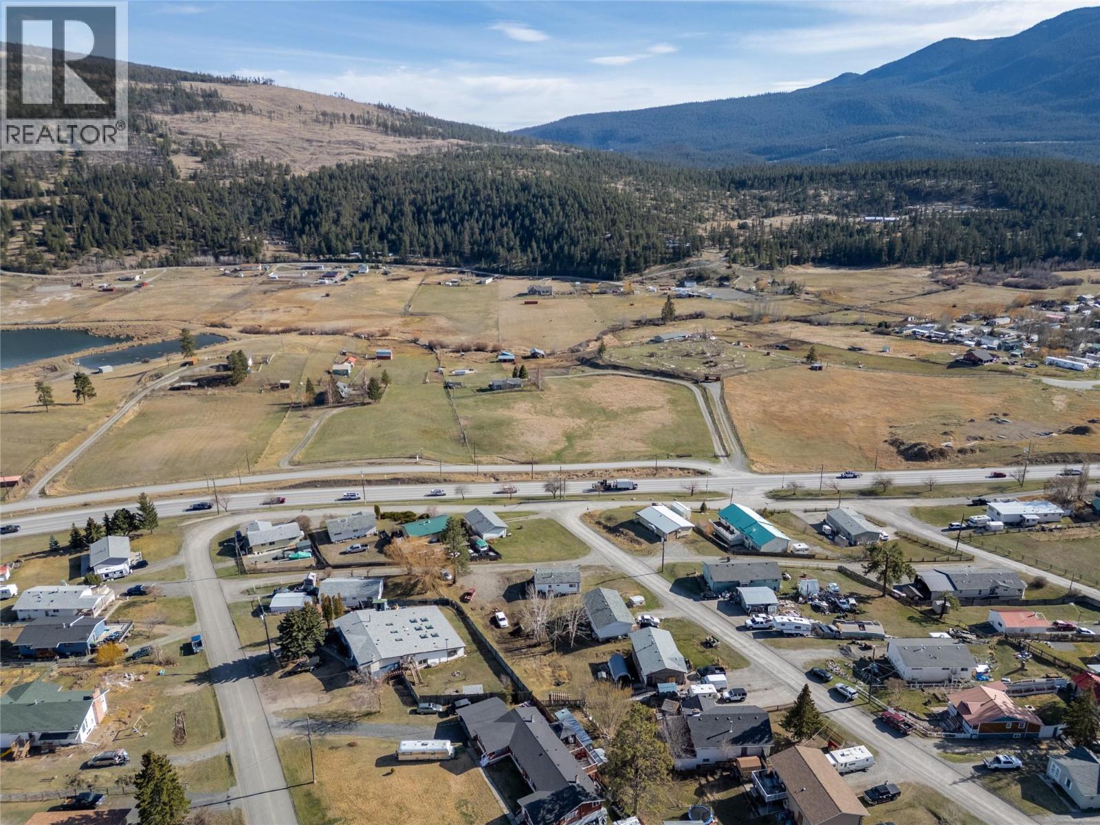 400 Fir Avenue, Clinton, British Columbia  V0K 1K0 - Photo 8 - 10383192